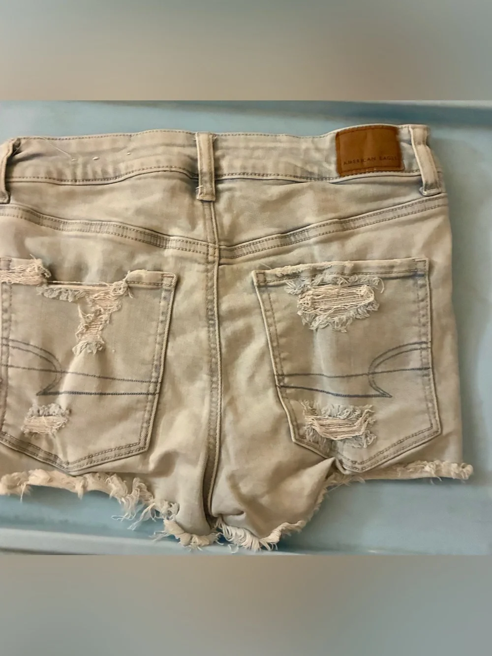 AMERICAN EAGLE Distressed Women's Denim Shorts in light blue 🌸